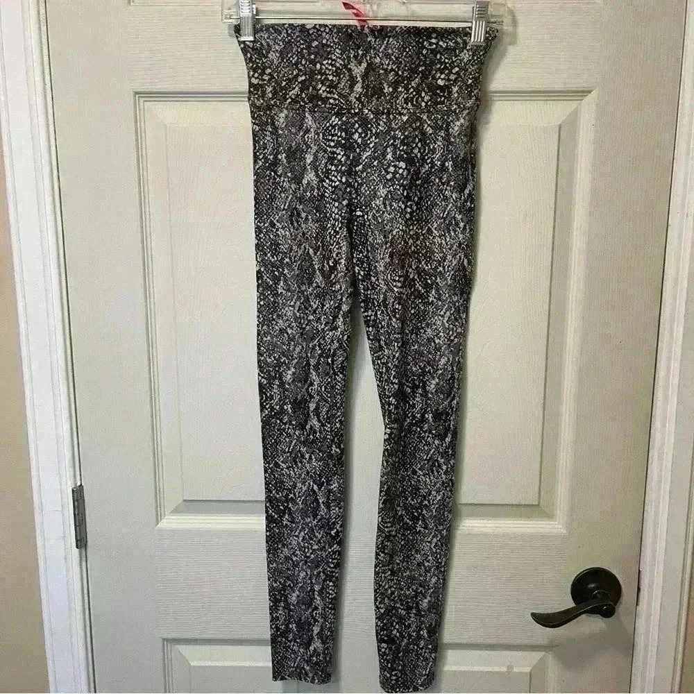 Spanx Faux Leather Snakeskin Print Leggings Sz Small